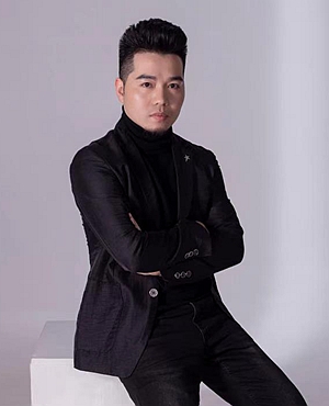 主任设计师易栩锋